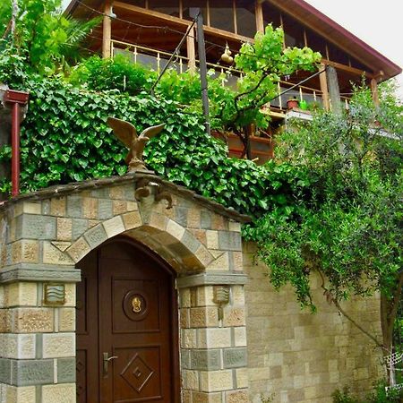 Alimeti Guesthouse Berat Esterno foto