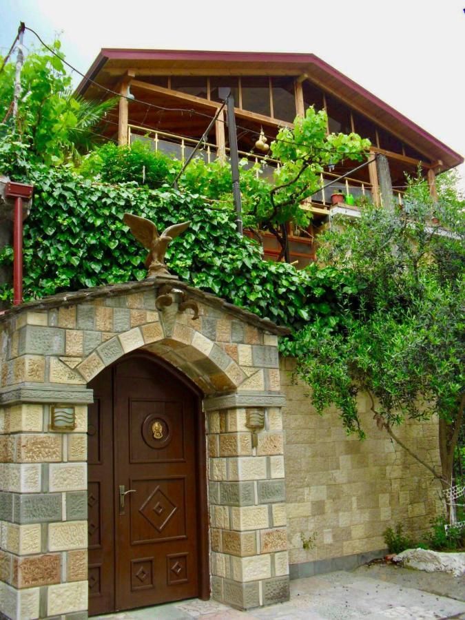 Alimeti Guesthouse Berat Esterno foto