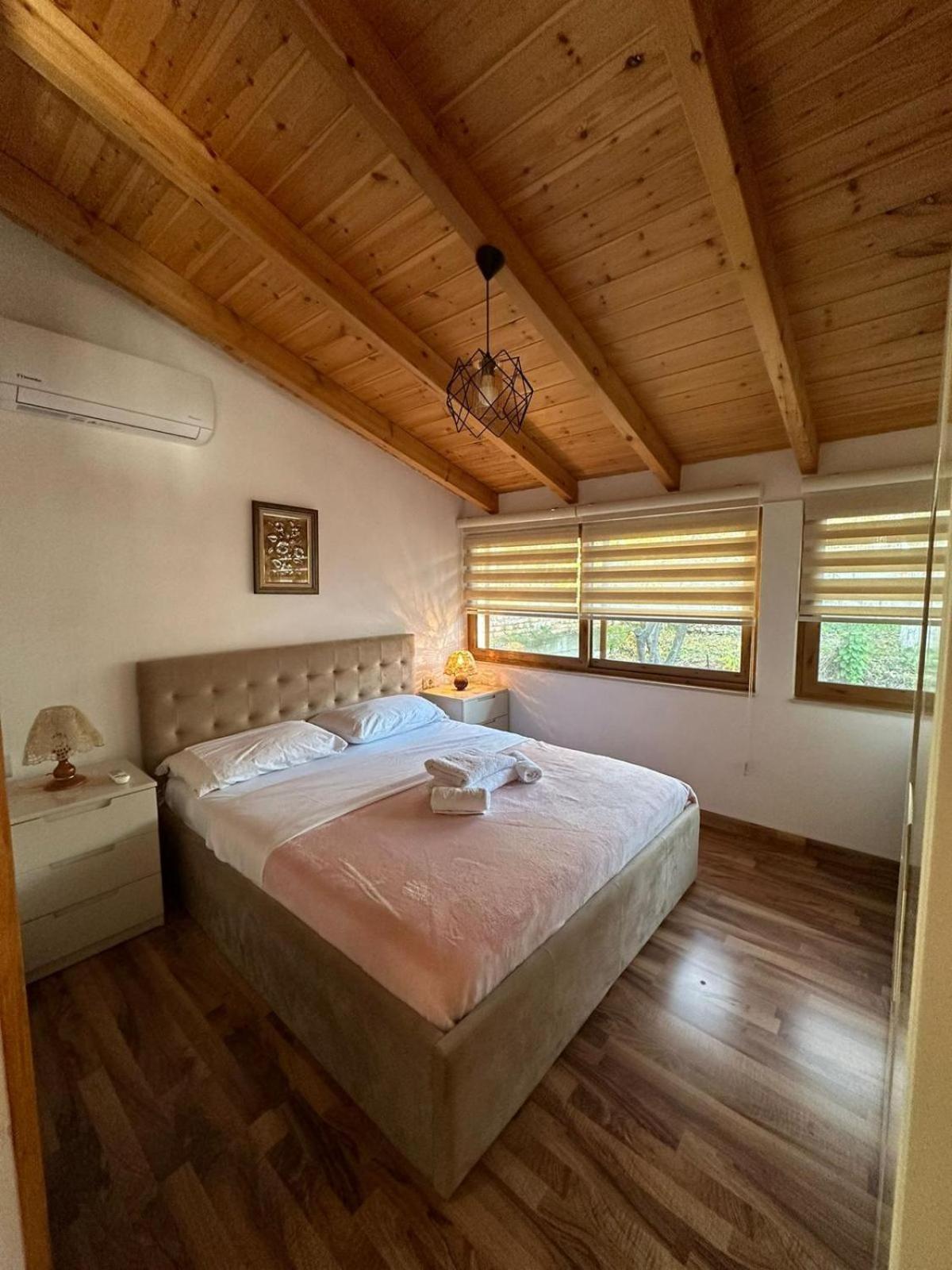 Alimeti Guesthouse Berat Esterno foto
