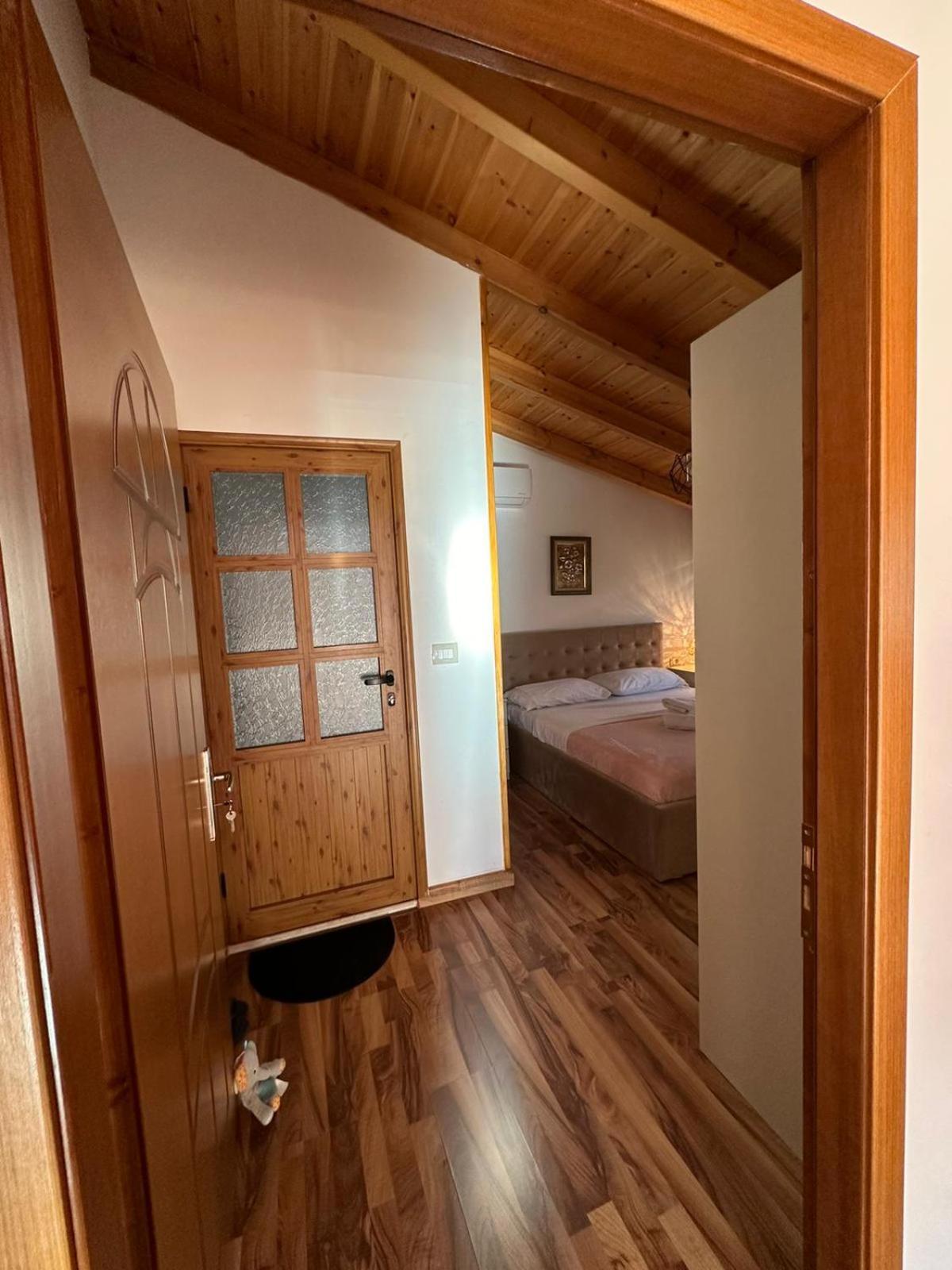 Alimeti Guesthouse Berat Esterno foto