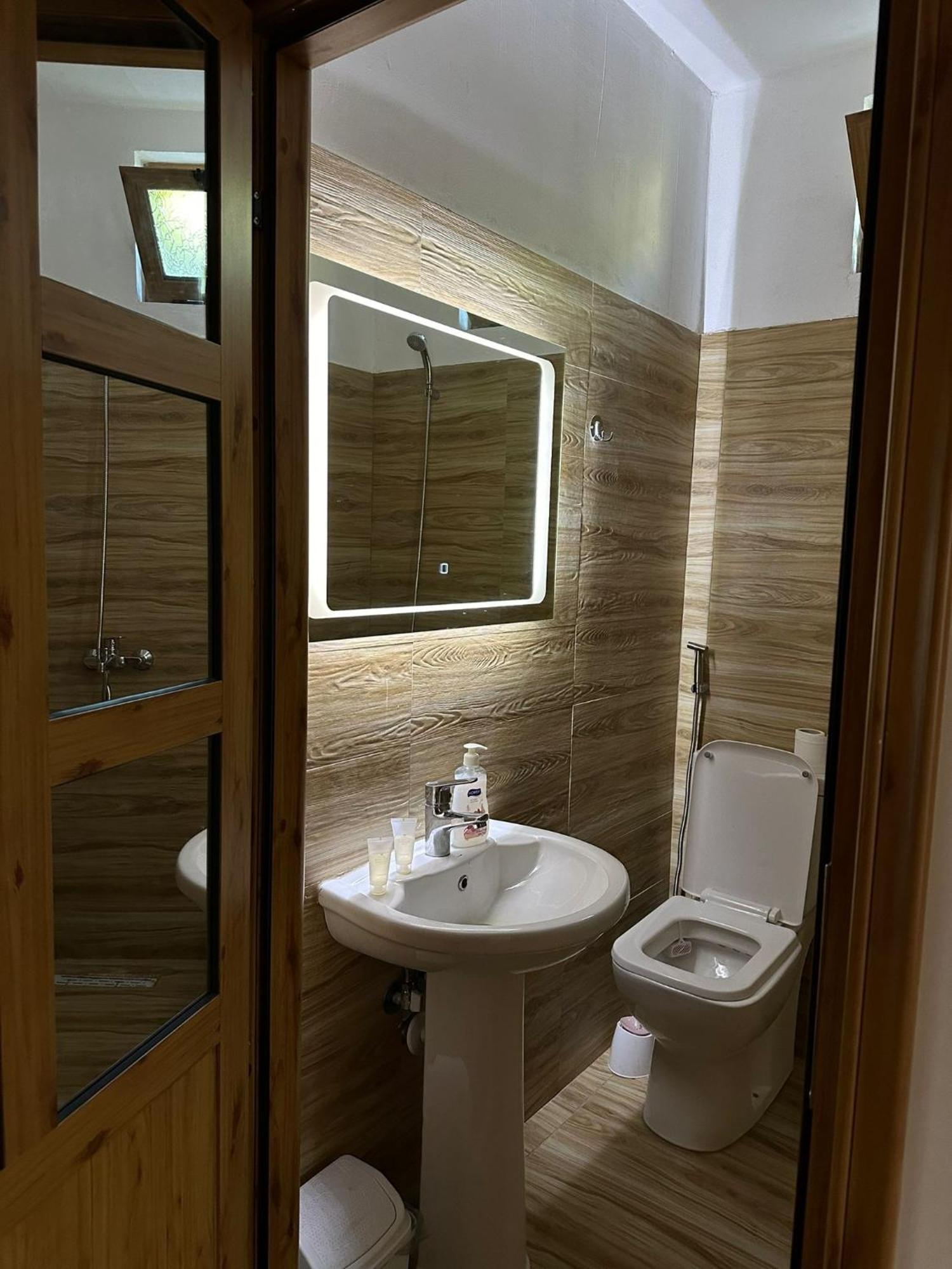 Alimeti Guesthouse Berat Esterno foto